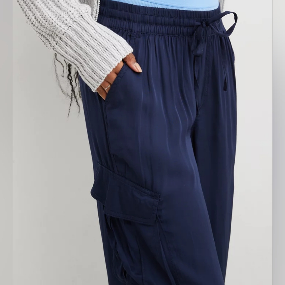 AERIE NWT Navy Blue Shiny Satin Women's Drawstring Loose Fit Cargo Pants - Picture 3 of 11